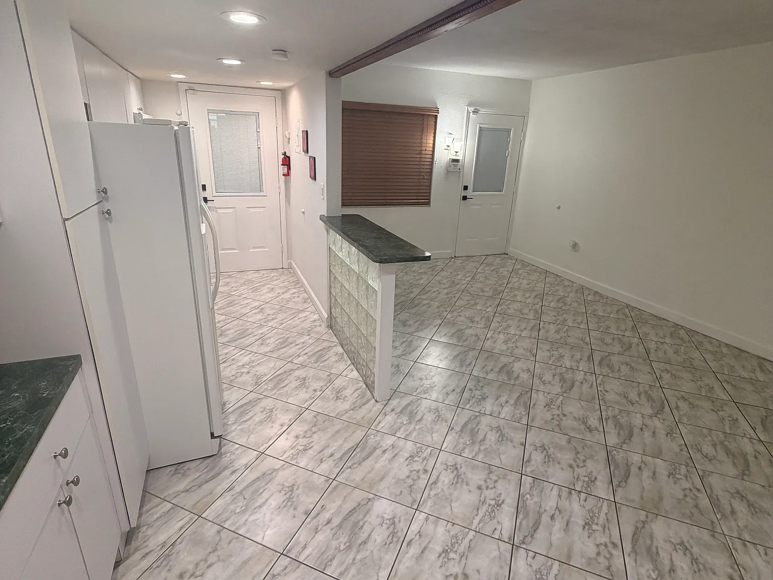 1 bed, 590 sqft, $2,300 — Photo 3