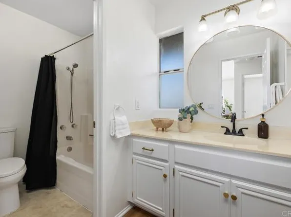 1330 Palomar Pl, Vista, CA