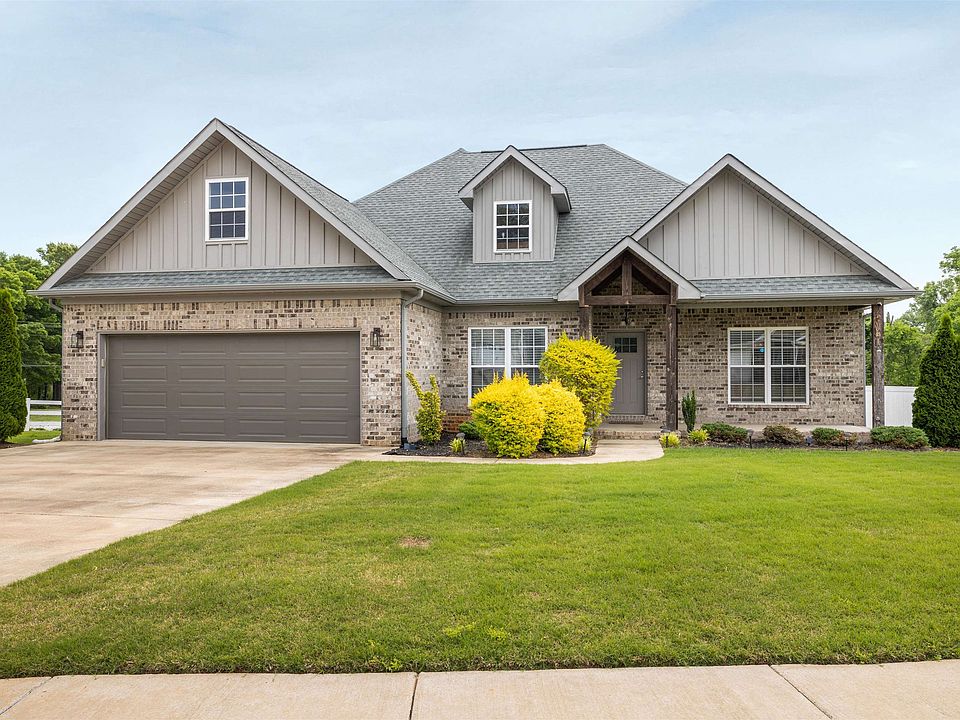 1st image of 55 Rolling Brook Dr