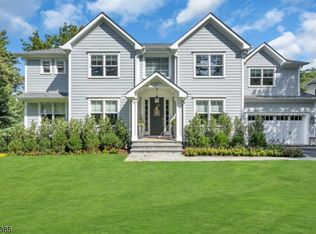 40 Pine St, Chatham, NJ 07928