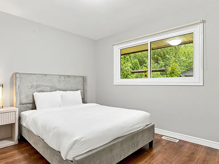 240 Lakeshore Rd #1 — Photo 13