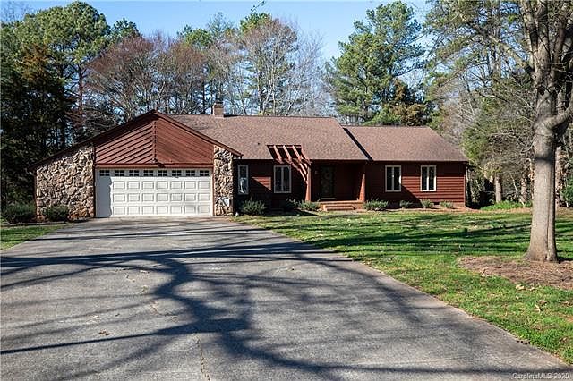 1st image of 3017 Southampton Cir