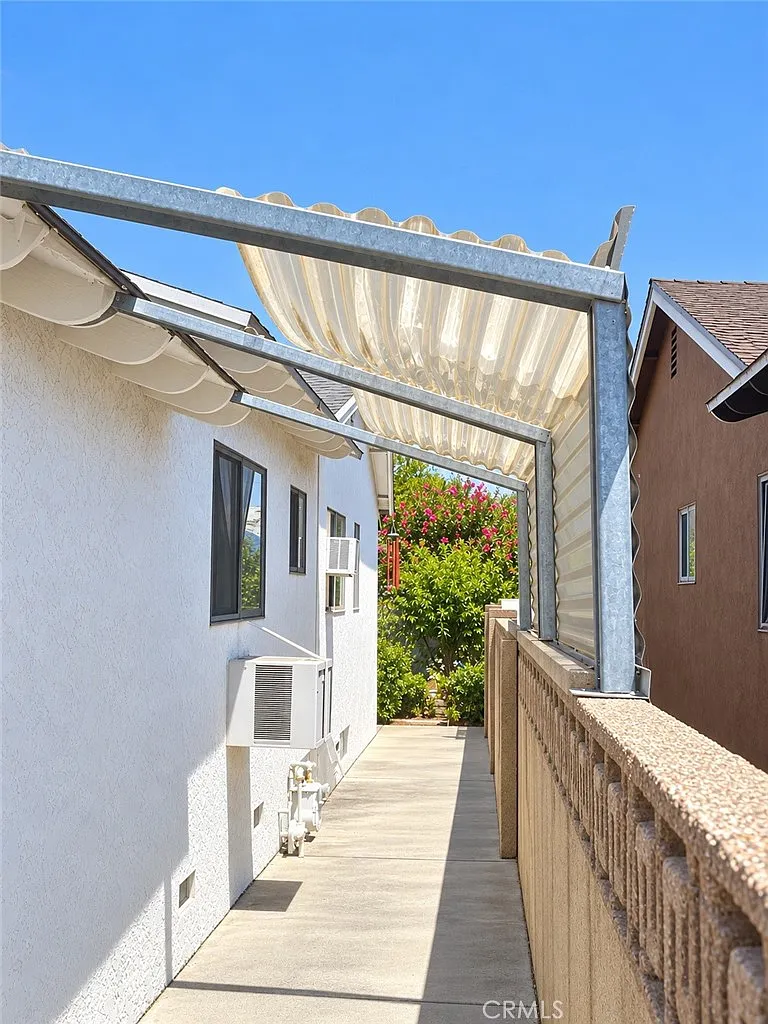 3 bed, 1337 sqft, $3,790 — Photo 3
