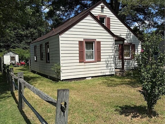 2nd image of 210 W Laburnum Ave