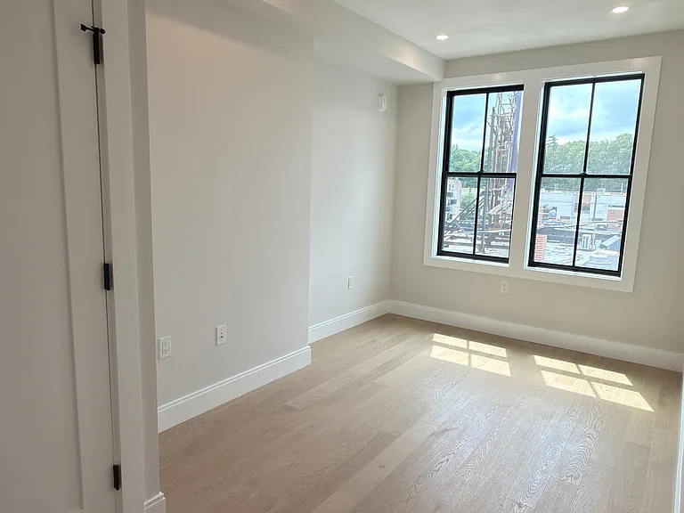 34 Orkney Rd #2D — Photo 21