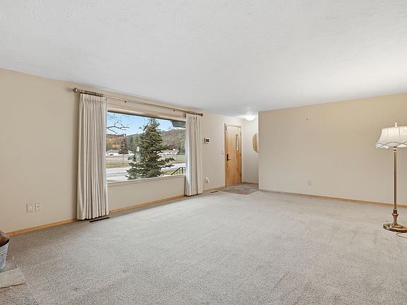 5th image of 3910 N Park Rd