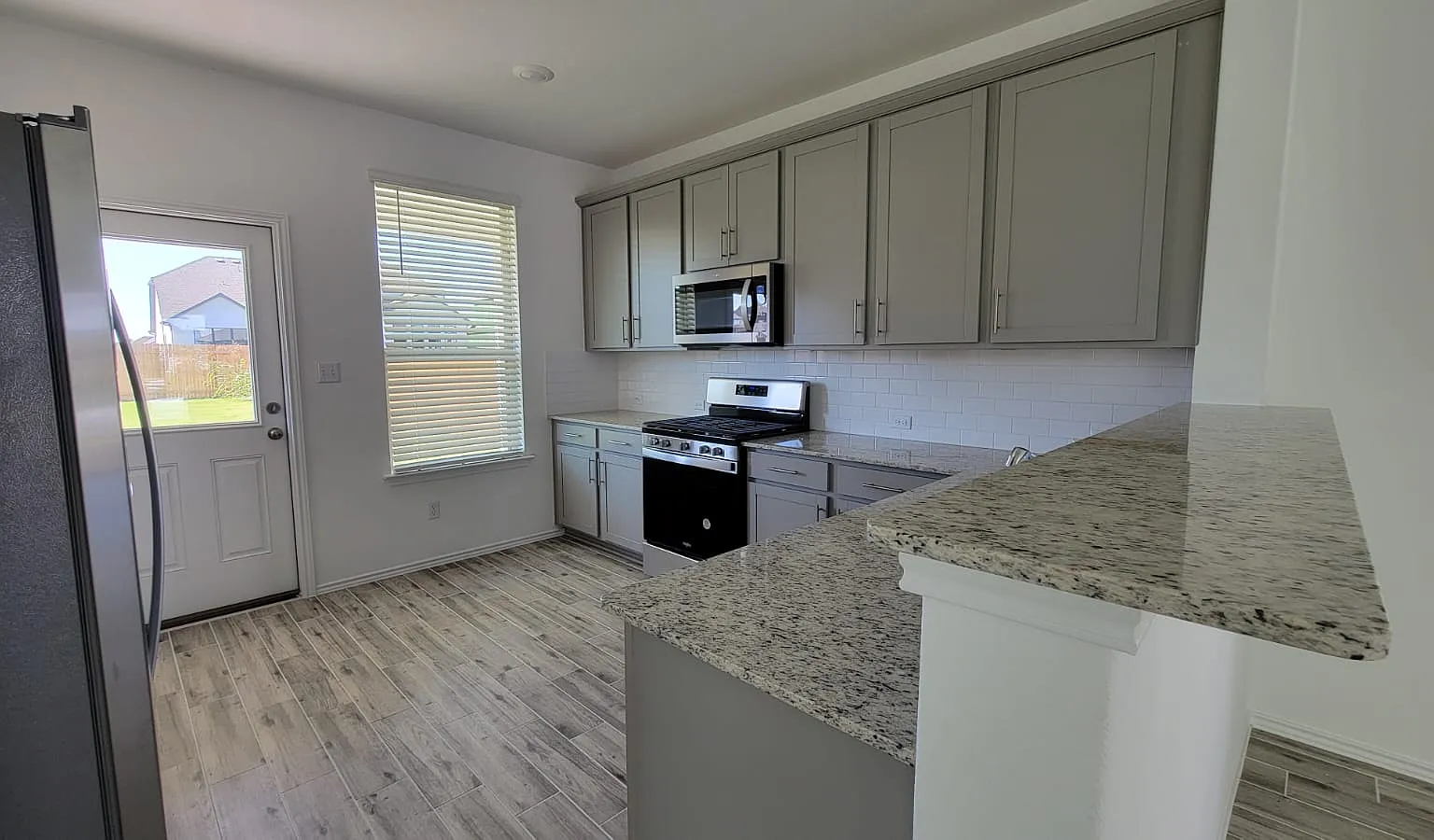 4 bed, 2143 sqft, $2,350 — Photo 3