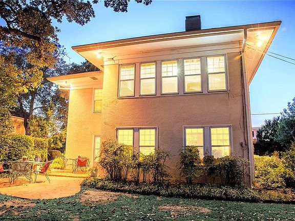 3rd image of 1023 W Oak St