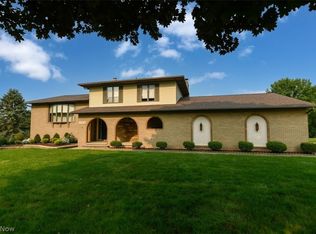 2704 Mayfair Cir, Akron, OH 44312