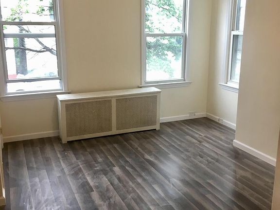 2nd image of 22 Grant Ave