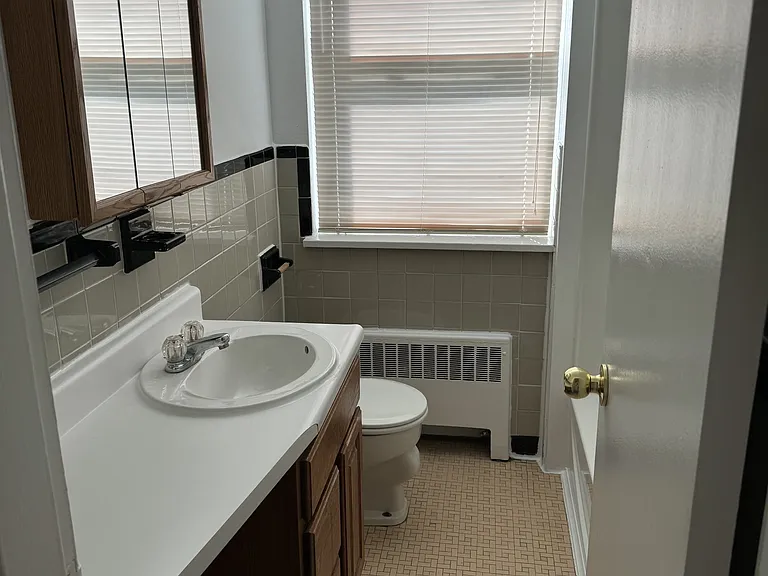 4200 Grand Ave — Photo 16