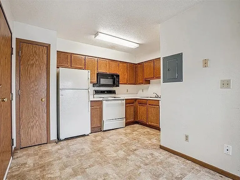 182 W Side Dr #11 — Photo 11