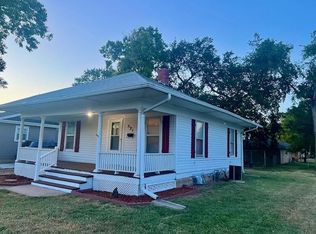 521 E Wilson St, Salina, KS 67401