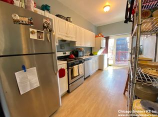 917 W Belmont Ave #2, Chicago, IL 60657