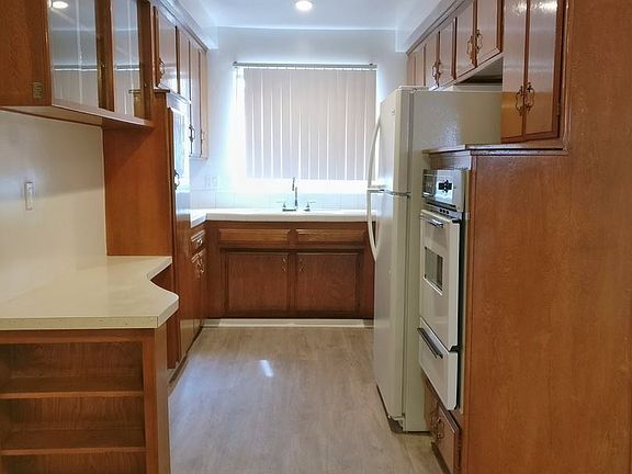 5th image of 7720 Hampton Ave APT 108