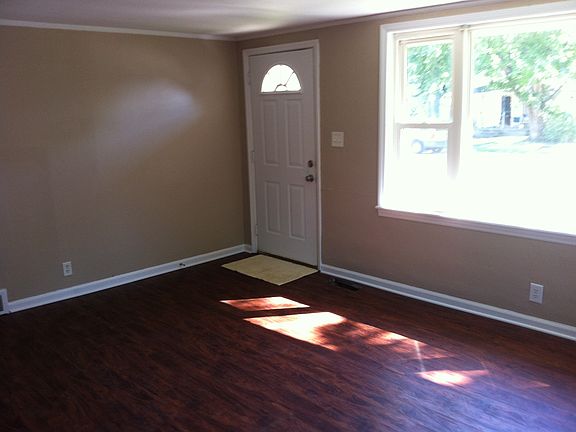 2nd image of 738 E 6th St