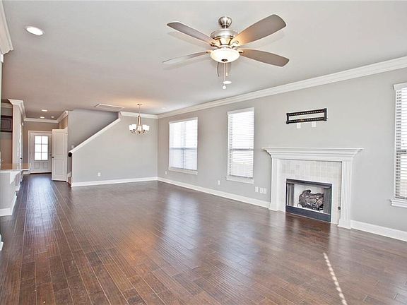 4th image of 506 Rustic Creek Ln