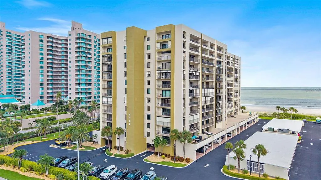 2 bed, 2.0 bath, 1394 sqft, $3,600 — Photo 2