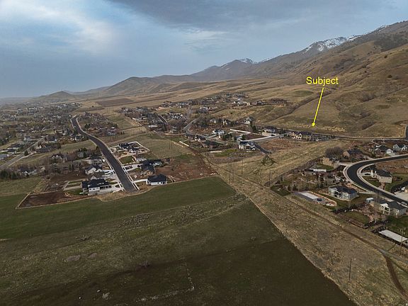 4th image of 2758 N Canyon Ridge Dr
