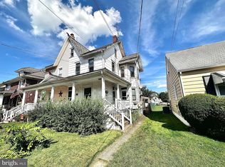 39 N Penrose St, Quakertown, PA 18951