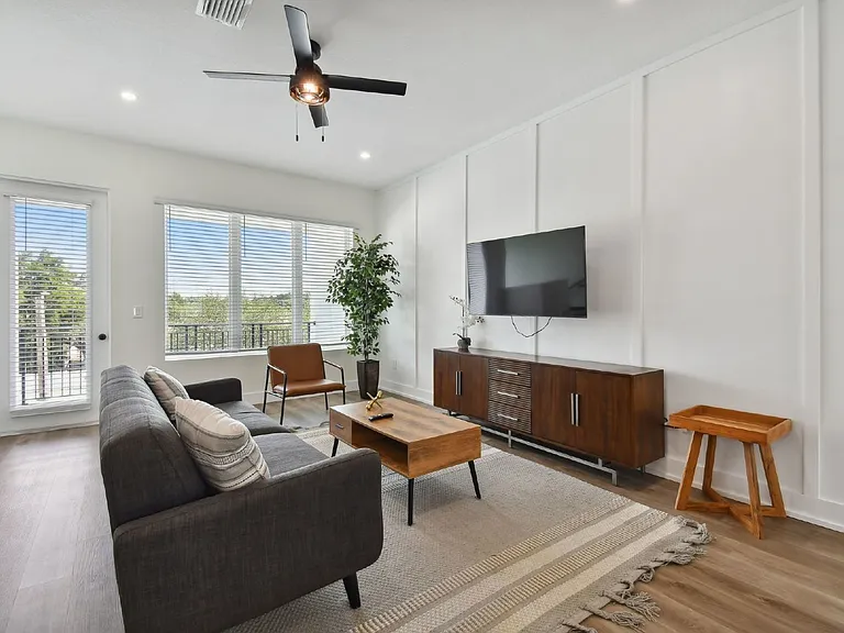 121 E Warren Ave #4 — Photo 16