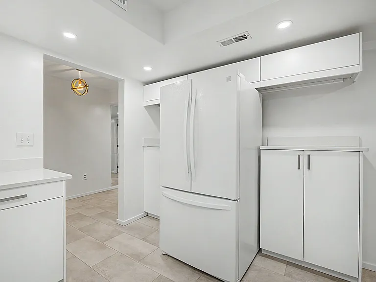 1610 Thunderbird Ln #63 — Photo 11