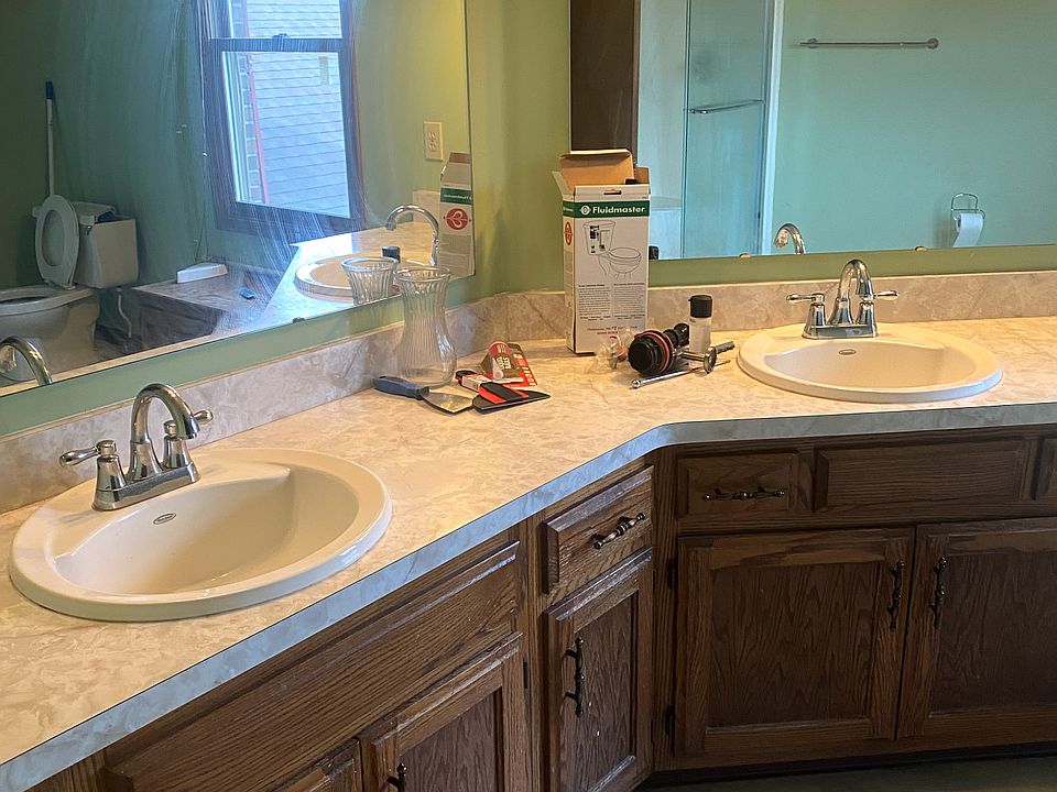 2nd image of 6350 N Meadow Cir