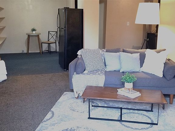 5th image of 221 E Lovett Street