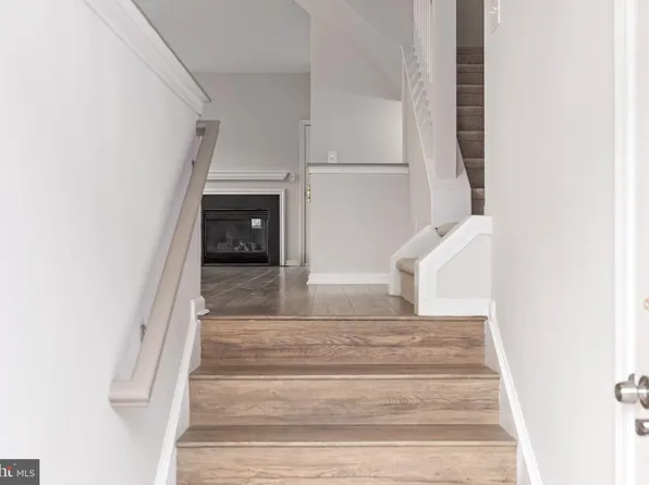 212 Thomas Ln S, Newark, DE 19711