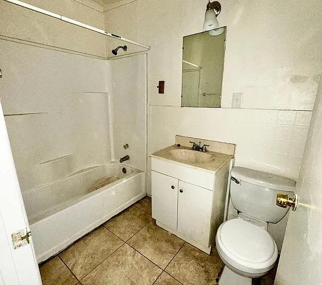 3755 W 8th St #3 — Photo 7