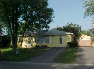 703 Ridgefield Rd N, Valparaiso, IN 46385