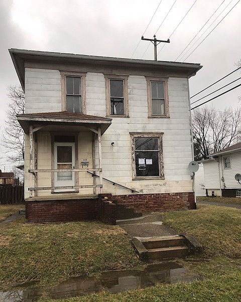 1st image of 117 E 9th St