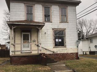 117 E 9th St, Uhrichsville, OH 44683