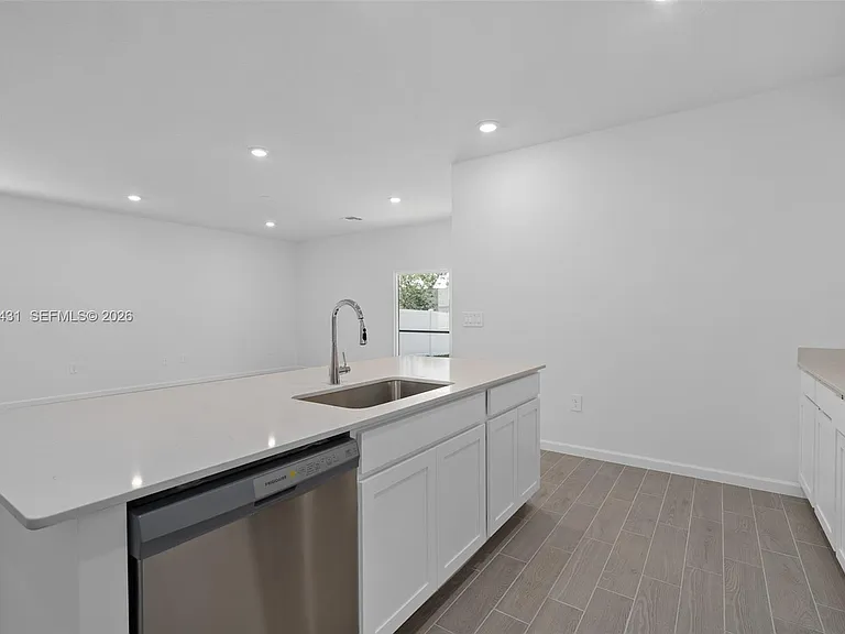 8934 SW 69th Ter — Photo 7