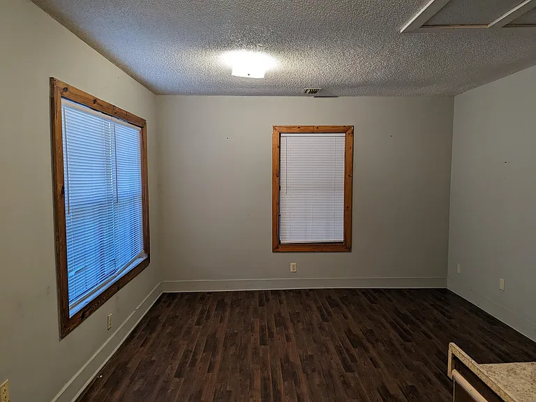 21 N Bolivar St — Photo 6