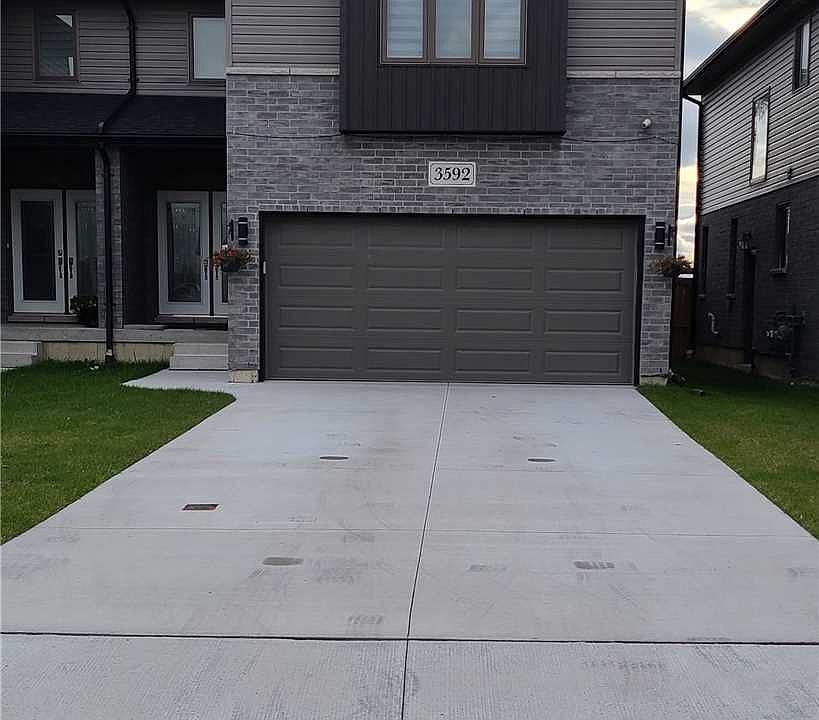 1st image of 3592 Hallee Cres