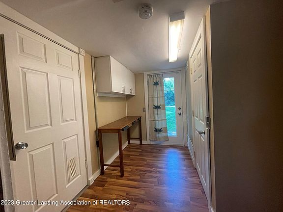 4th image of 2020 E Cavanaugh Rd