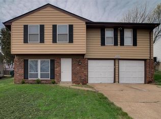 2325 Chelsea Ct, High Ridge, MO 63049