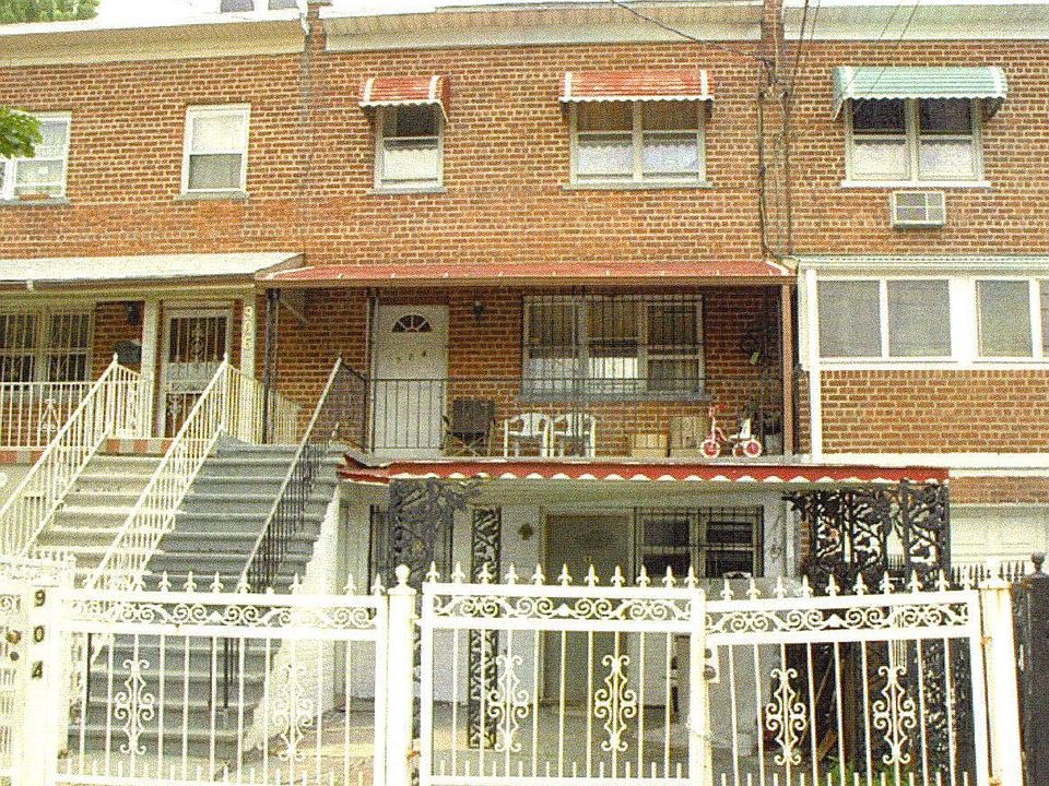 1st image of 904 E 220th St