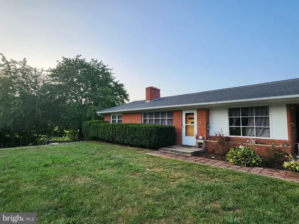 9907 Martinsburg Rd, Hedgesville, WV 25427