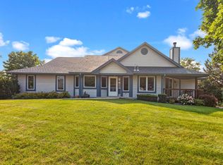 619 Bay View Rd, Village Of Mukwonago, WI 53149