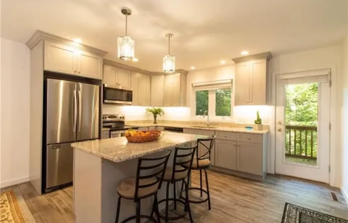 3 bed, 1550 sqft, $4,500 — Photo 4