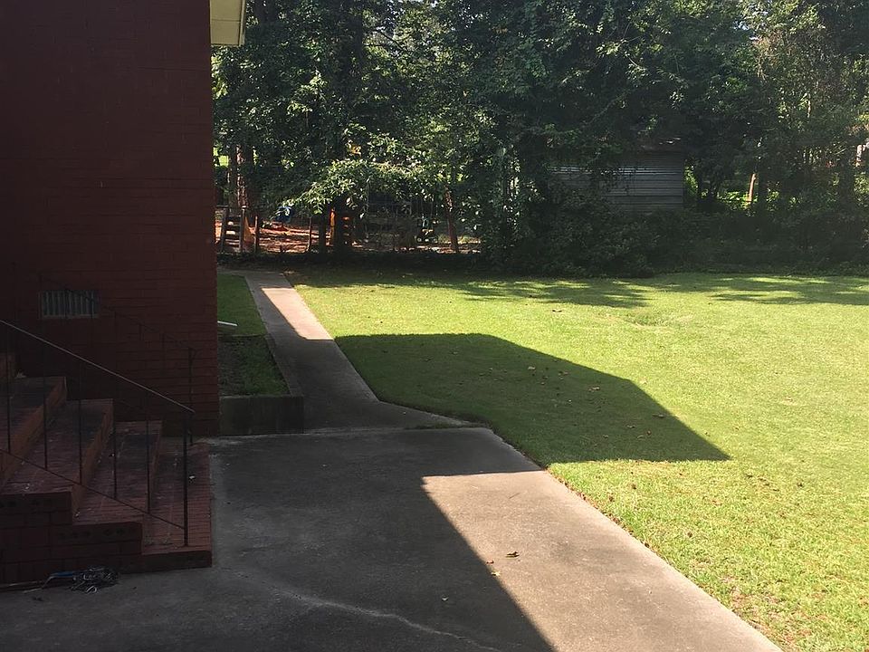 2nd image of 121 Mary Ln