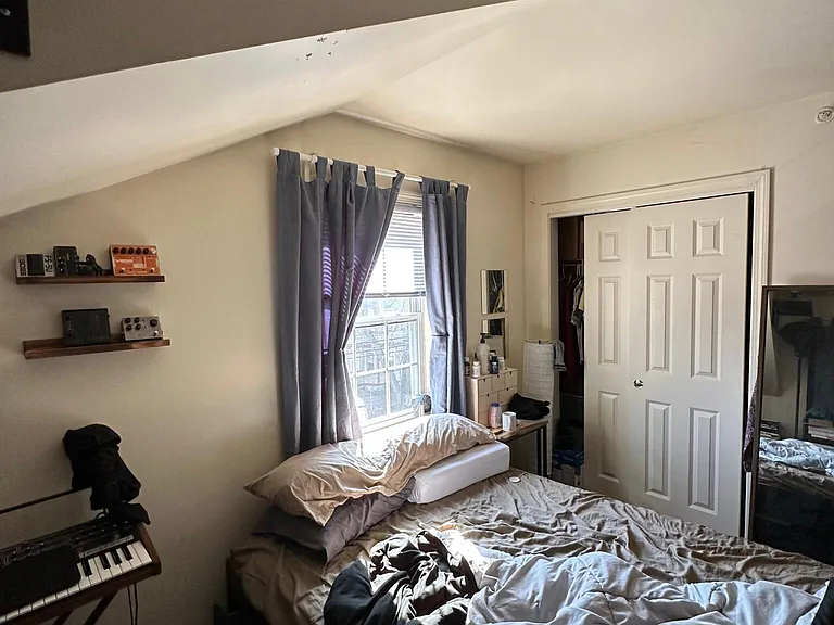 34 Raymond St — Photo 12