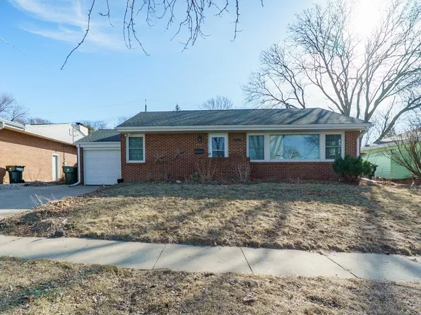 3610 Pierce Pl, Sioux City, IA 51104