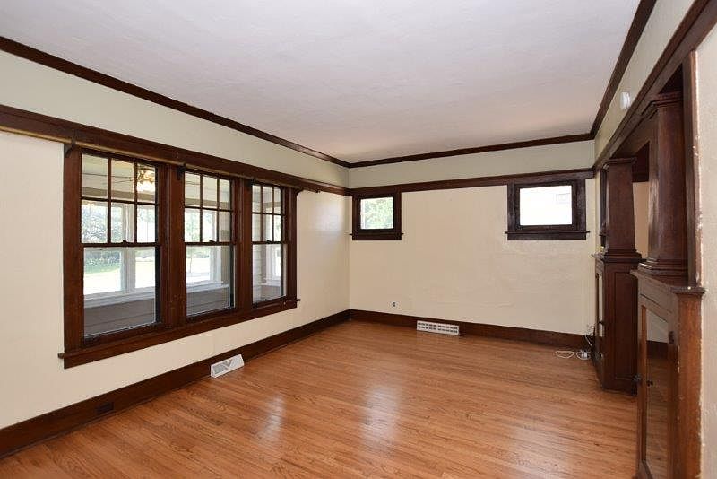 2nd image of 608 N Wisconsin St