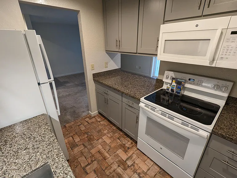 449 Main Ave S — Photo 8