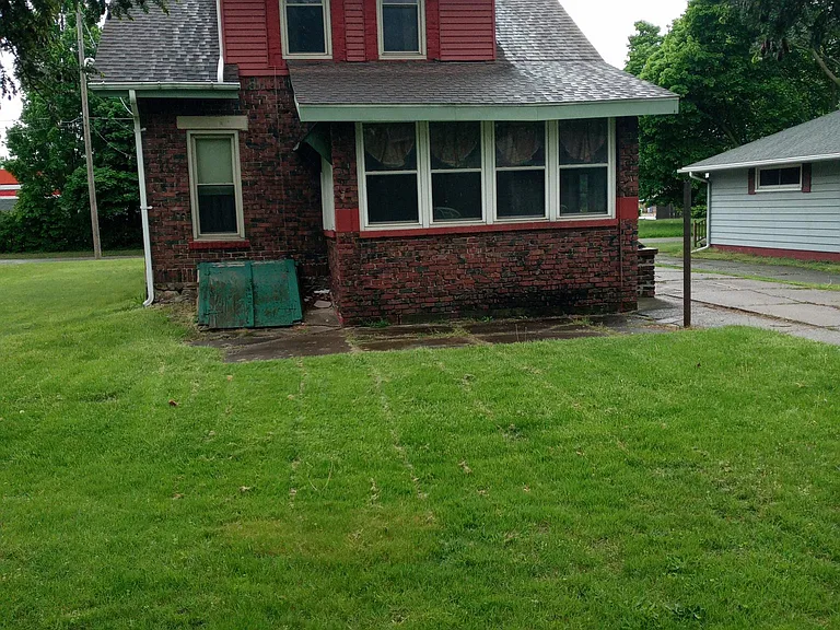 2109 Kilpatrick Ave — Photo 3