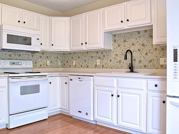 4th image of 1300 Orange Leaf Ct