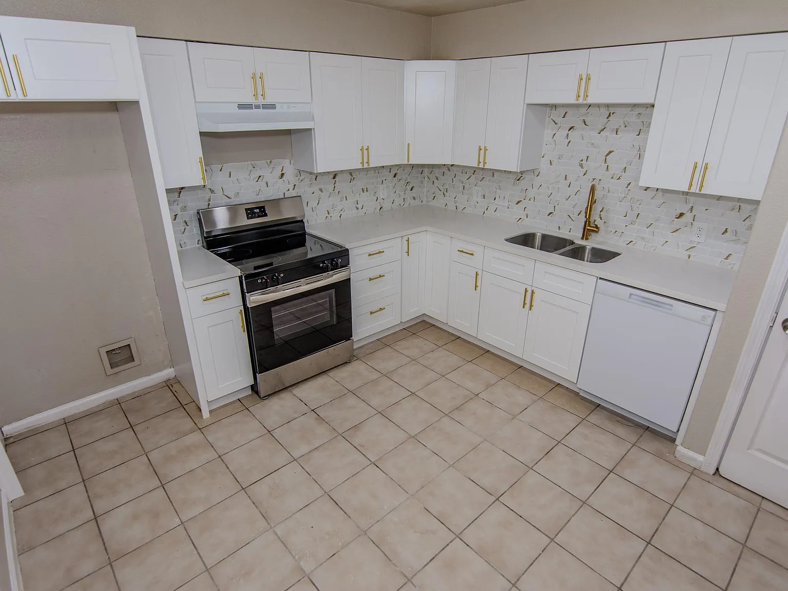 4 bed, 2.5 bath, 1546 sqft, $1,850 — Photo 4
